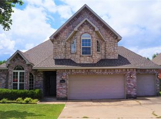 5761 Garnet Dr, Springdale, AR 72764
