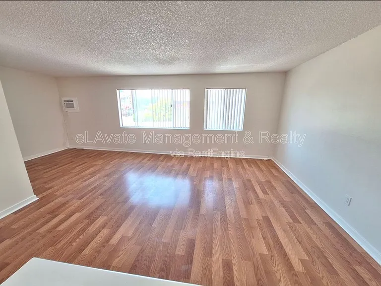 6815 Kelvin Ave. — Photo 22