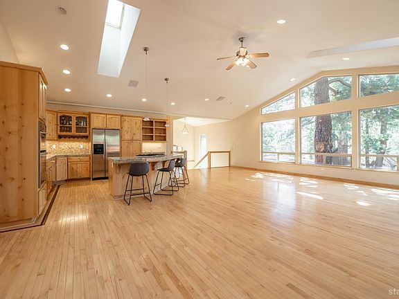 4th image of 1040 Truckee Dr
