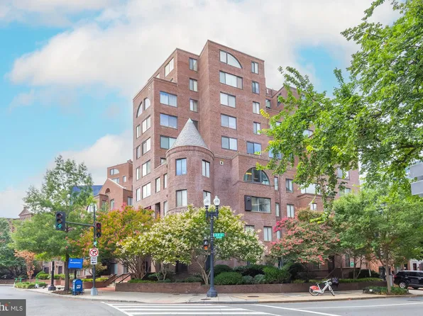 3 Washington Cir NW APT 804, Washington, DC 20037