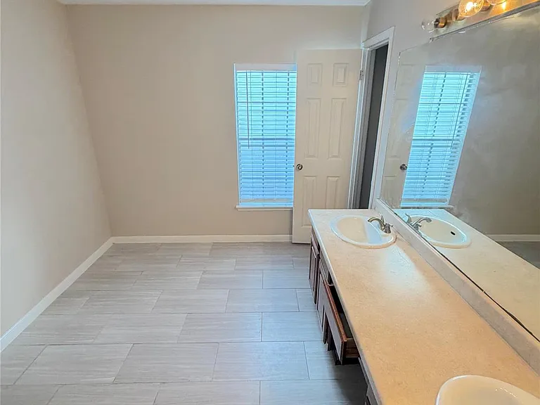 3331 Oak Branch Ln — Photo 11