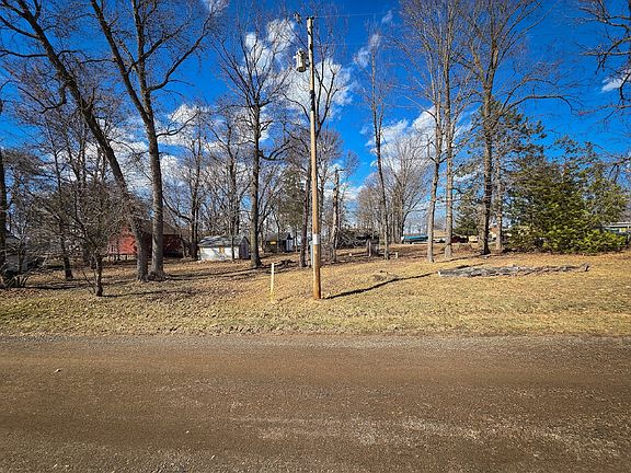 2nd image of 39039 Sierra Rd