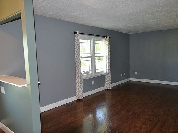 2nd image of 7047 Helm Dr
