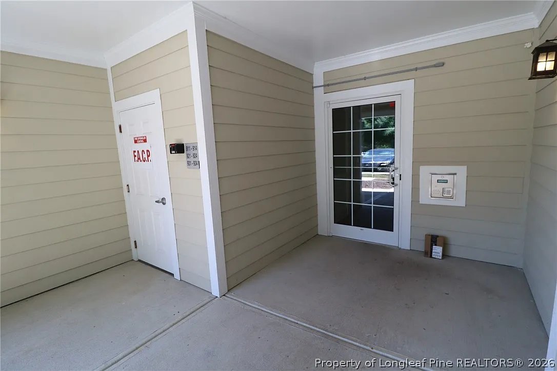 2 bed, 2.5 bath, 1369 sqft, $1,575 — Photo 2