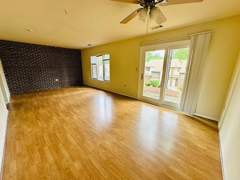301 Shenandoah Cir — Photo 10