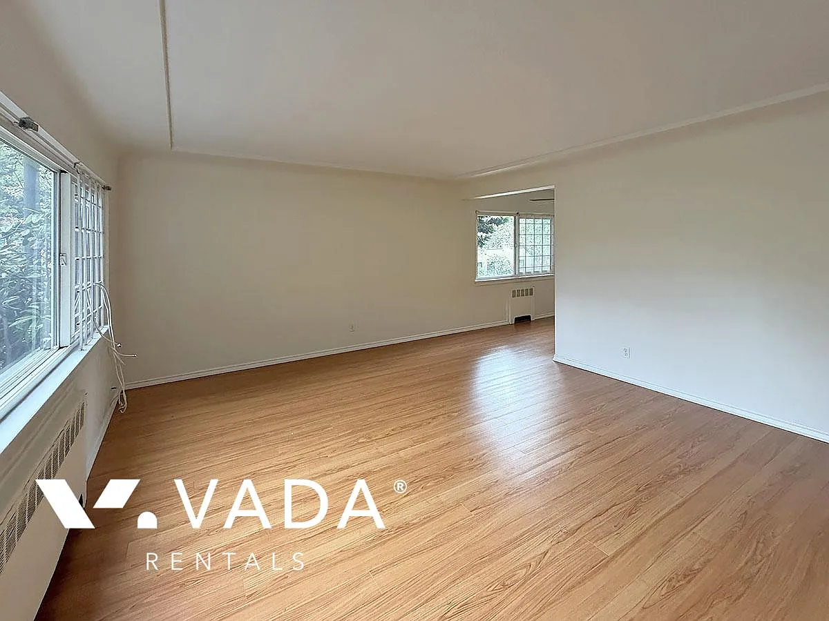 1208 Burnaby Street Vancouver — Photo 4
