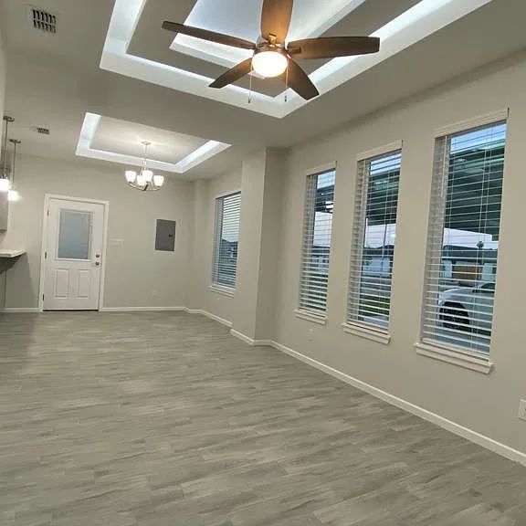 4713 Magnolia Ave — Photo 2