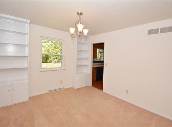 5th image of 1800 Lindenhall Dr