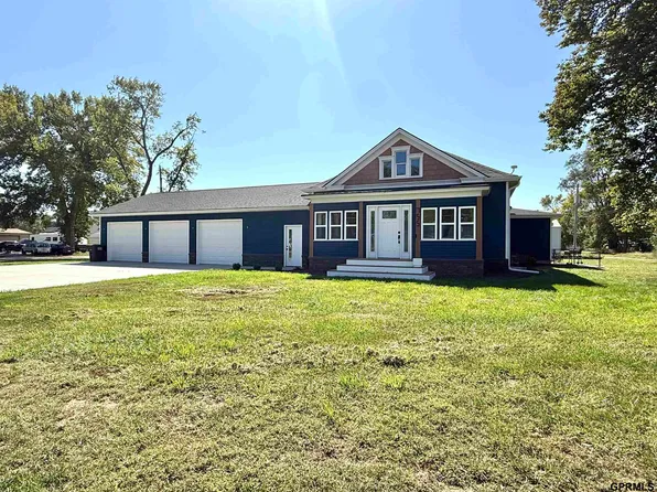 755 H St, Fairmont, NE 68354