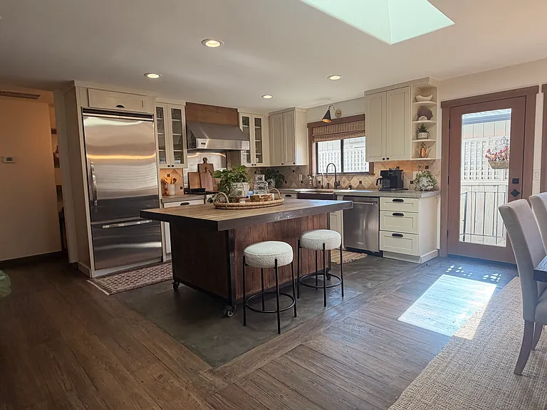 2826 Loraine Ln — Photo 15