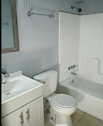 3rd image of 1107 Birchwood Ct #B