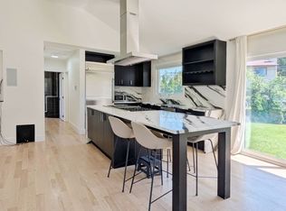 1169 Normandy Cres, Ottawa, ON K2E5A7