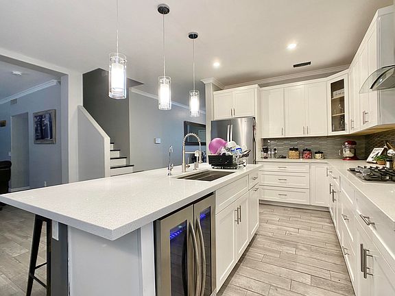 4th image of 6961 W Midway Ave