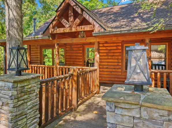 2116 Double Oaks Way, Sevierville, TN 37862