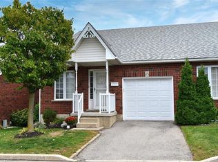 243 Fennell Ave E #13, Hamilton, ON L9A1S8