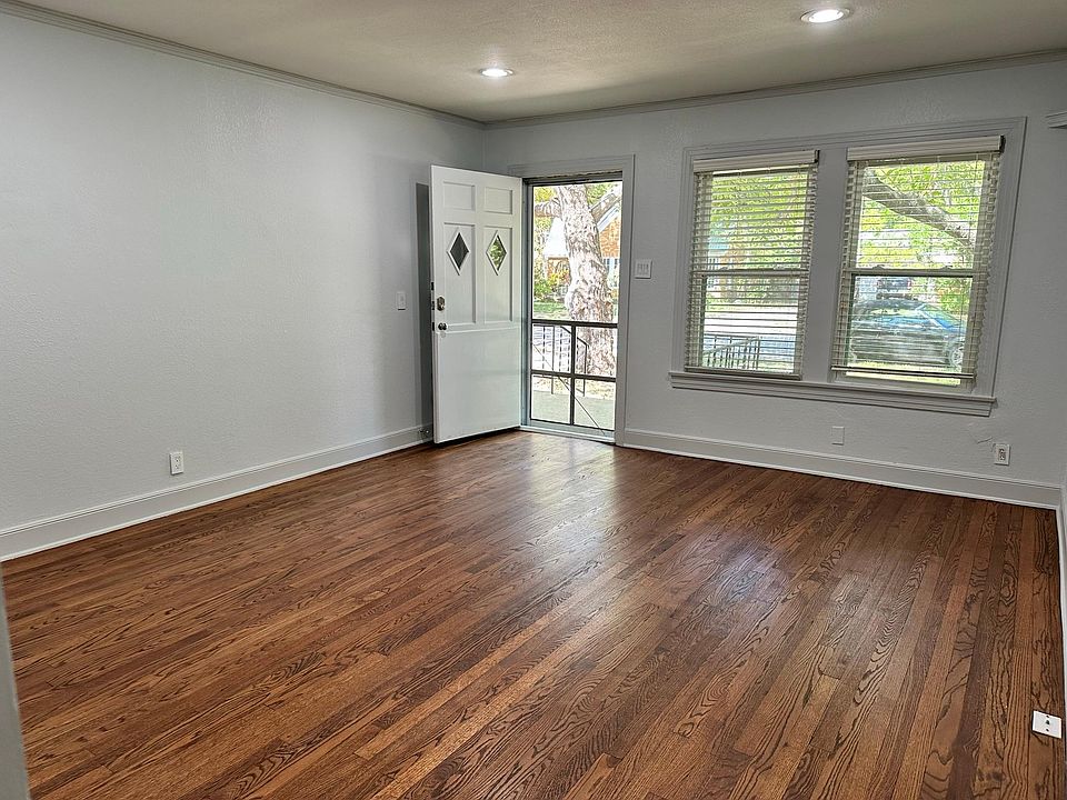 Unit B - Living Room Quite, original refinished hardwood floors