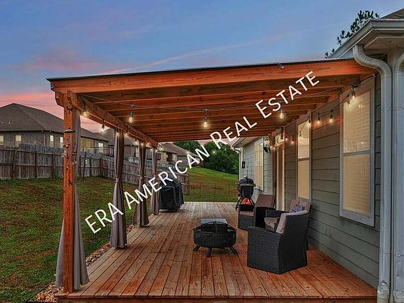 4th image of 321 Scotch Pine Ln