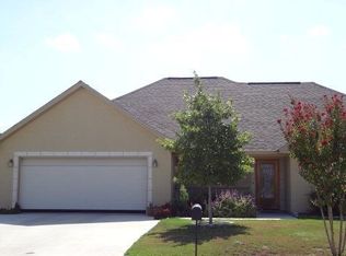 209 Club Vw E, Seguin, TX 78155