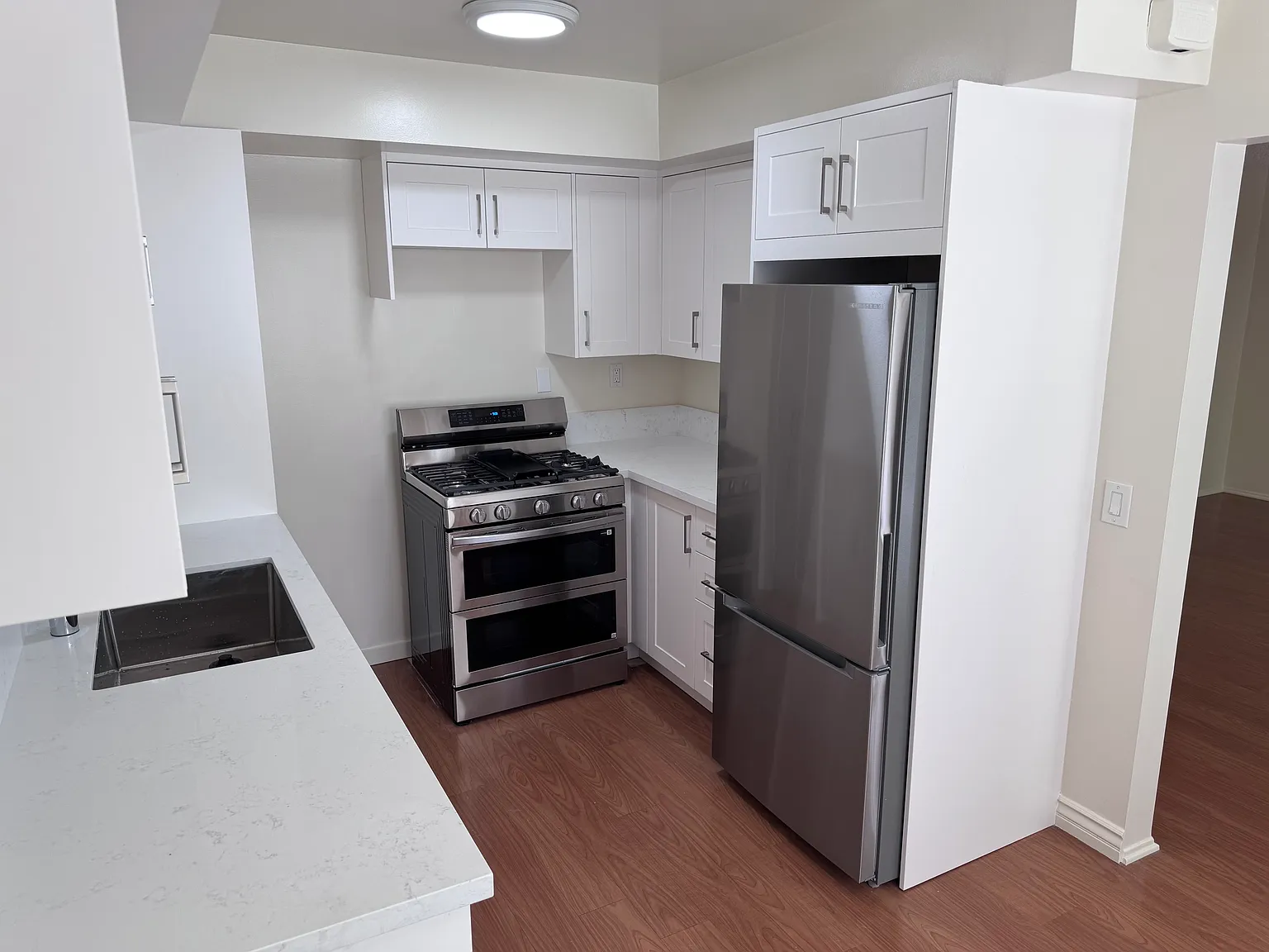 2 bed, 800 sqft, $2,350 — Photo 4