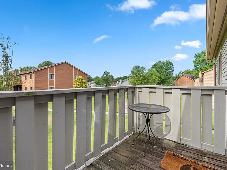 604 Woodhollow Dr — Photo 6