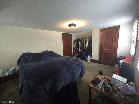 5th image of 452 Allenford St