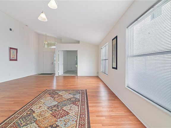4th image of 3945 Shawn Cir