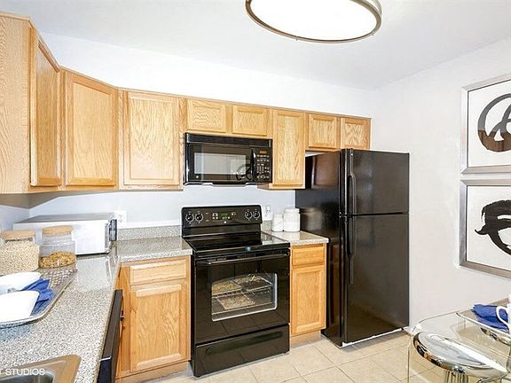 Fully Equipped Kitchens with Serving Bar