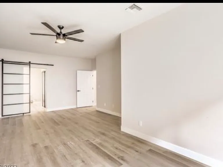9101 Kings Town Ave — Photo 12