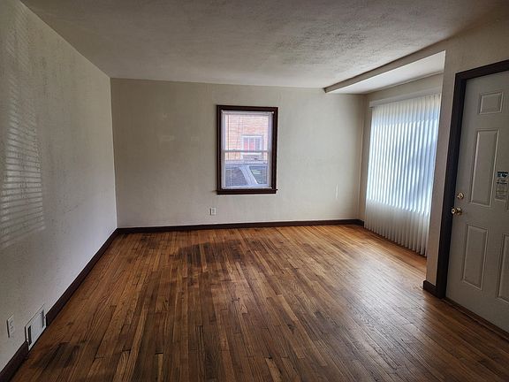 2nd image of 823 Peter Ave