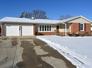 40 Keswick Rd, Elk Grove Village, IL 60007