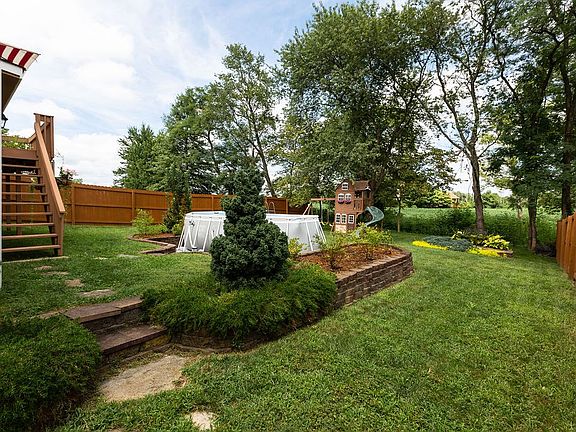 3rd image of 2740 Berwood Ln