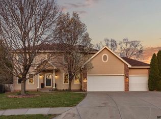 17411 Dayton Cir, Omaha, NE 68135