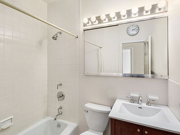 5th image of 822 Greenwich St APT 3A