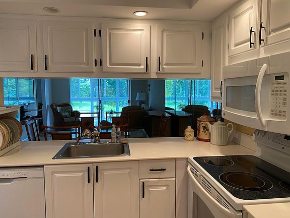 3rd image of 2703 Nassau Bend #G2