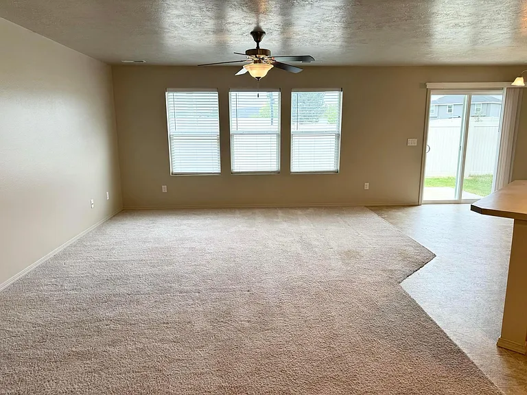 4708 N Alester Ave — Photo 8