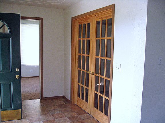 DOWNSTAIRS-front entry hall