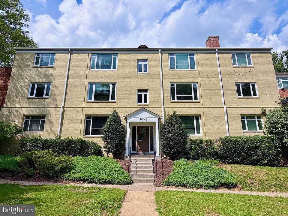 10413 Montrose Ave #M-201