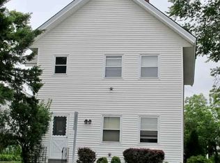 593 Beech St APT 3, Manchester, NH 03104