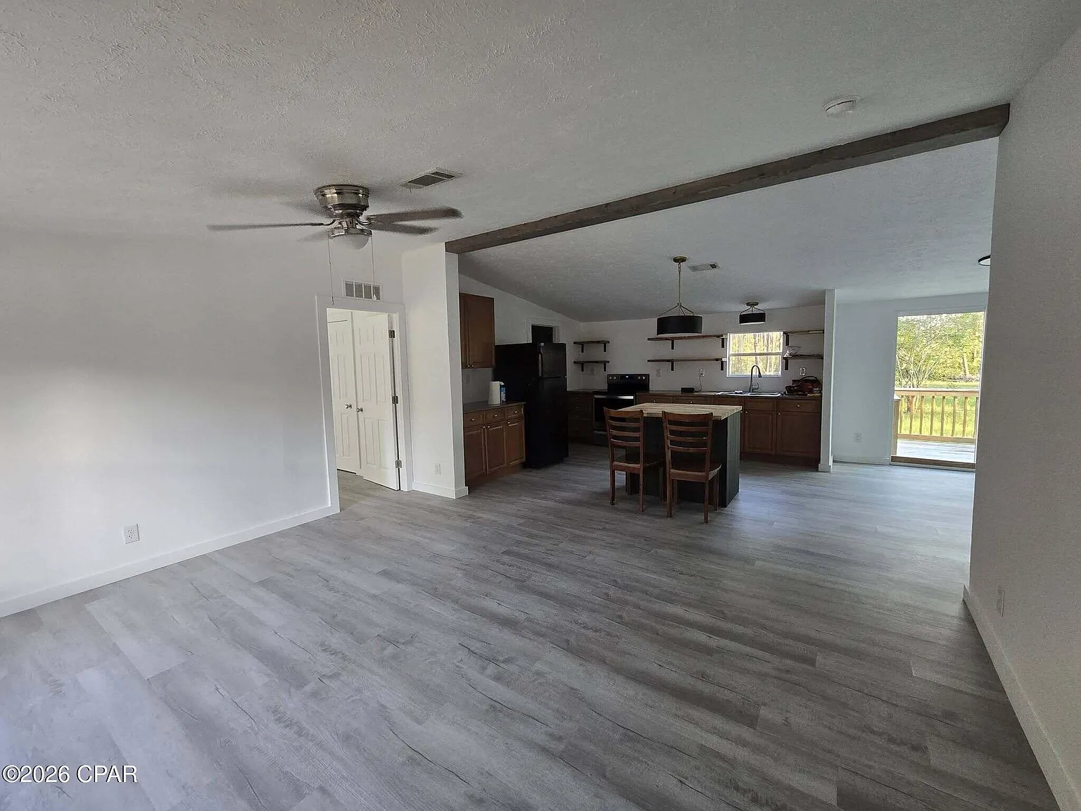 4 bed, 1512 sqft, $2,400 — Photo 2