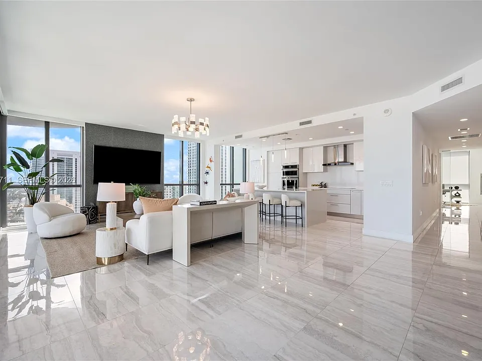100 E Las Olas Blvd #3201