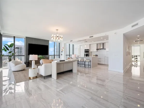 100 E Las Olas Blvd, Fort Lauderdale, FL