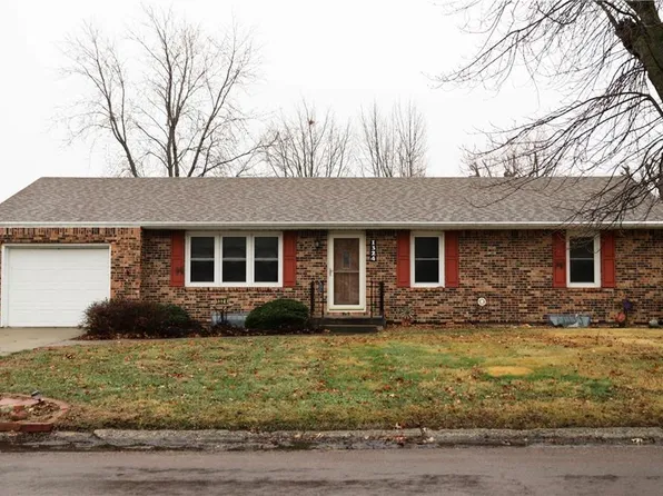 1324 S Benton Ave, Marshall, MO 65340