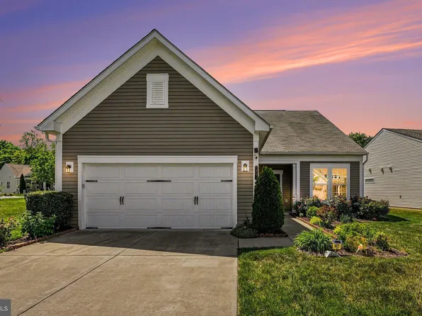 97 Battery Point Dr, Fredericksburg, VA 22406