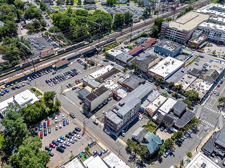 21 Station Pl — Photo 3