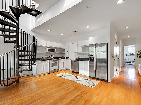 2nd image of 324 Dean St Unit Penthouse C