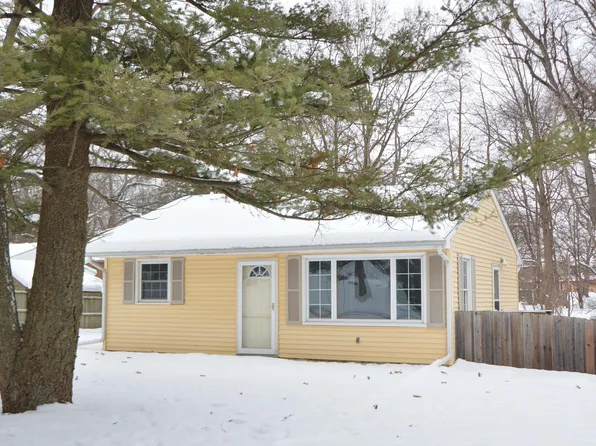 9247 Oakland Dr, Portage, MI 49024
