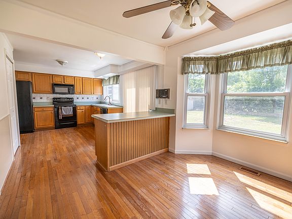 5th image of 34379 Parkdale Ct