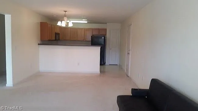 1 bed, 1011 sqft, $1,200 — Photo 3