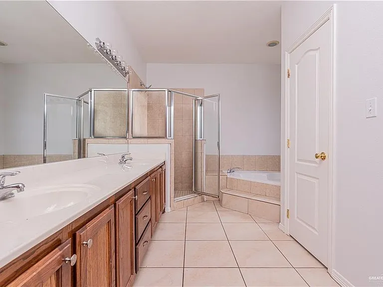 1426 Julian Cir — Photo 9