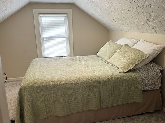 4th image of 1403 Commonwealth Ave